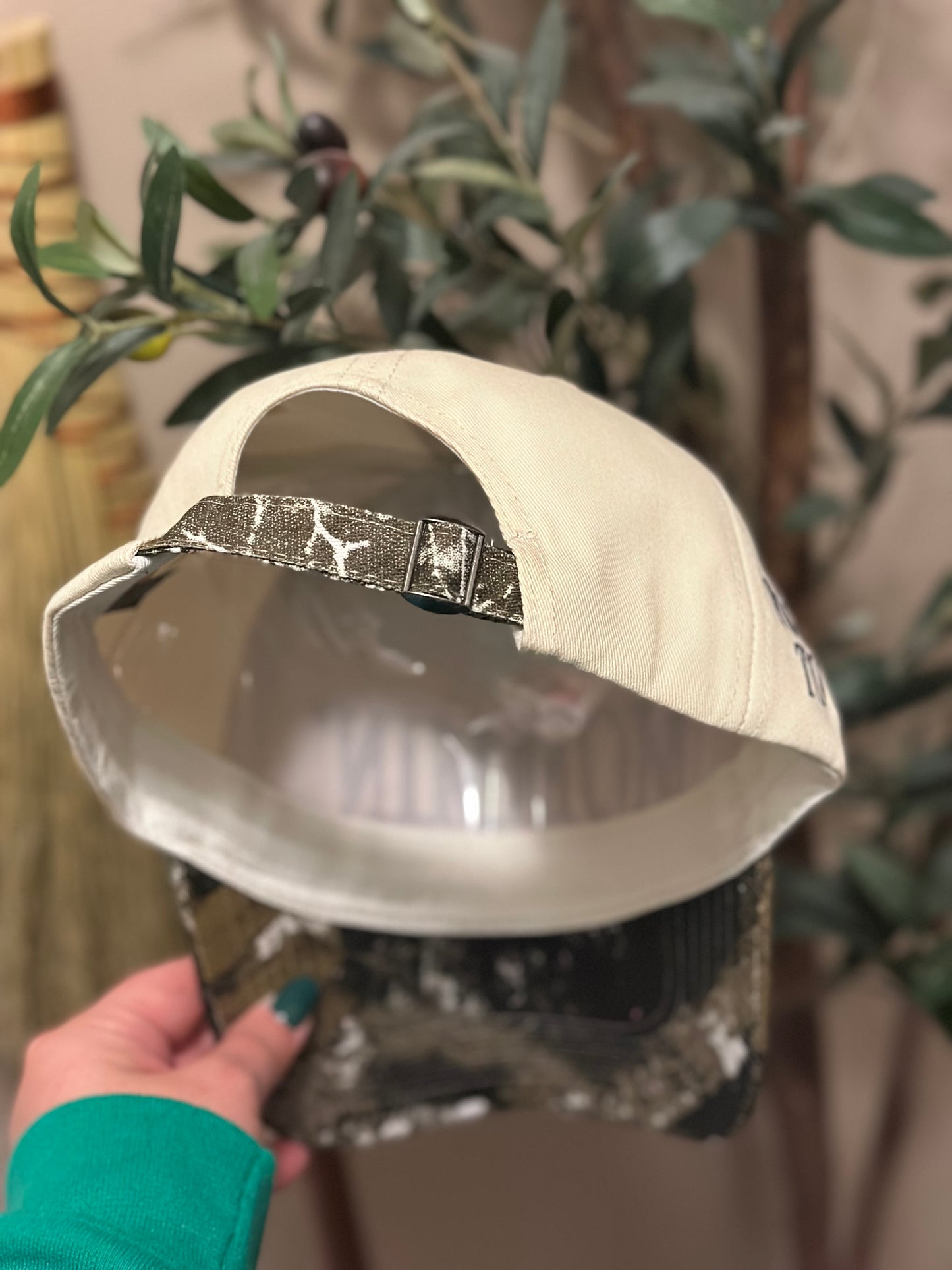 Mommin’ Ballcap