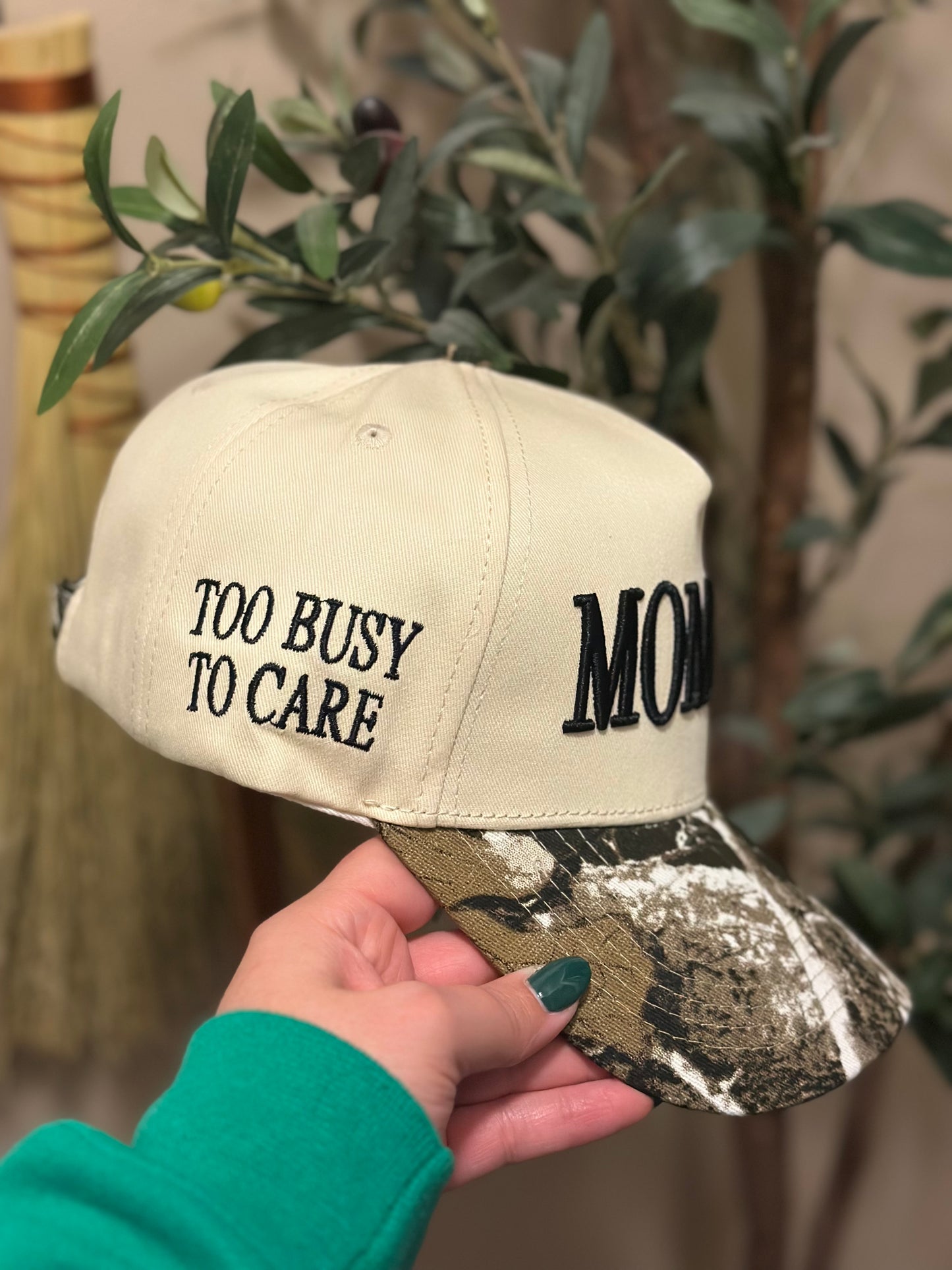 Mommin’ Ballcap
