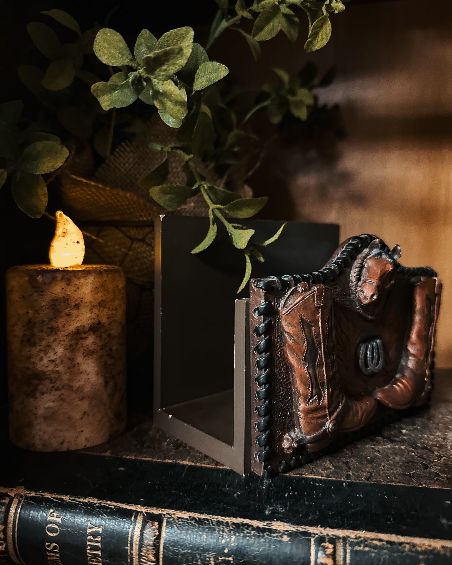 Western Heritage Napkin / Letter Holder