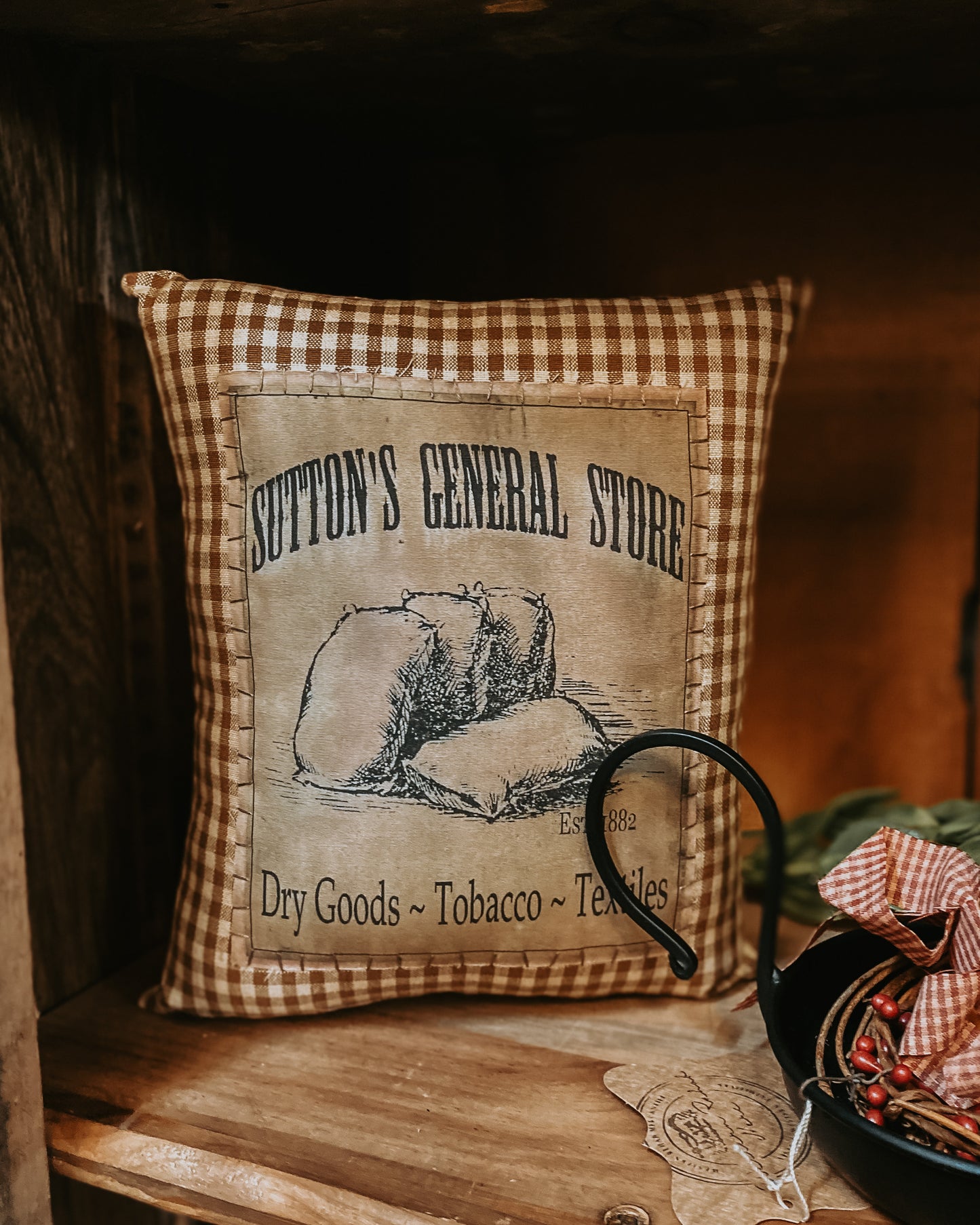 Primitive Pillow Tuck